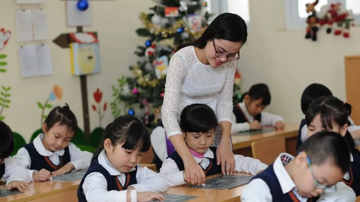 Hà Nội tổ chức xét thăng hạng giáo viên mầm non, tiểu học năm 2020
