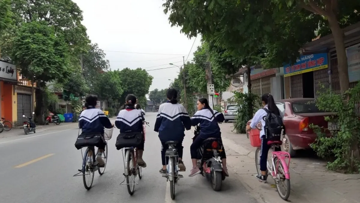 Gần 300 đại biểu Việt Nam và quốc tế tham gia đạp xe hữu nghị vì Hà Nội xanh