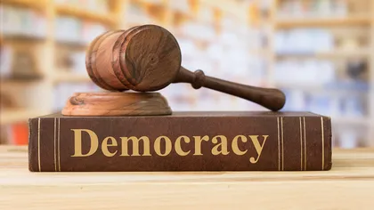 Khái niệm dân chủ là gì? Bản chất của nền dân chủ xã hội chủ nghĩa thế nào?