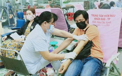 TP. HCM cấp thẻ nhận diện cho người đi hiến máu tình nguyện