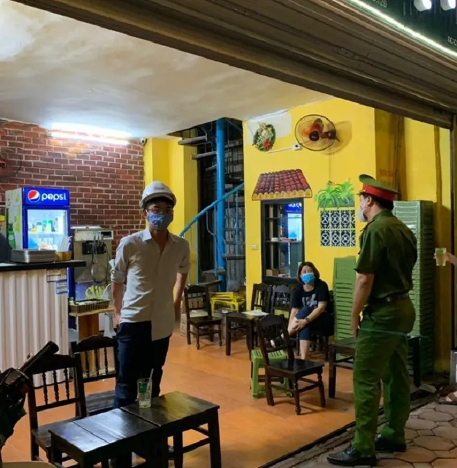 Hàng quán Hà Nội mở quá 21h