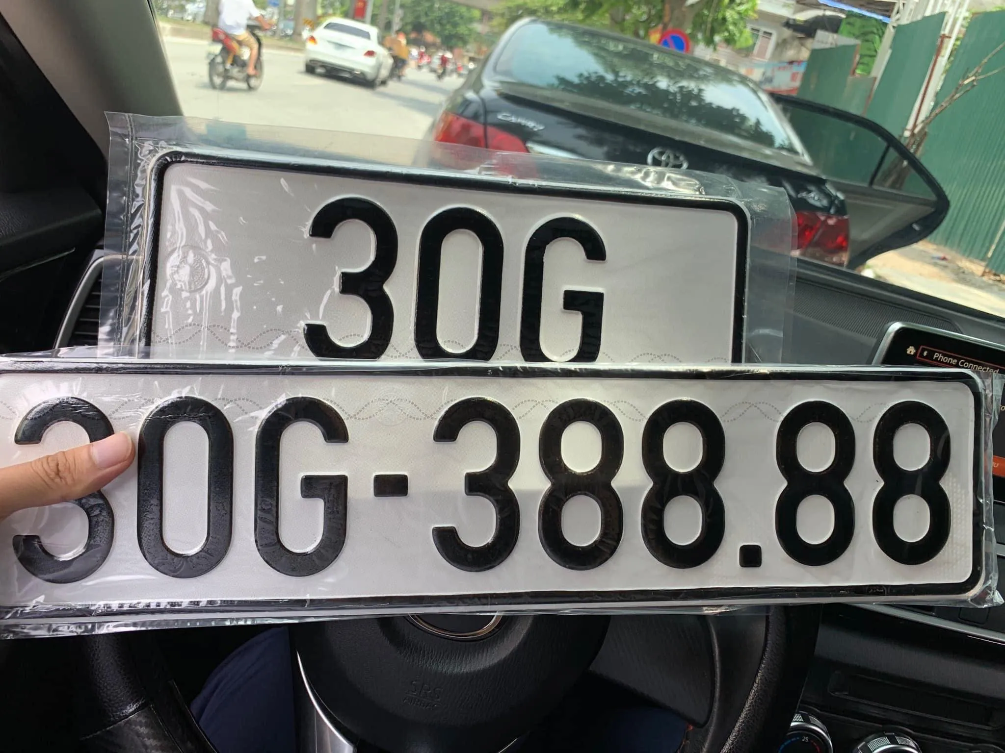 pilot auction of automobiles’ number plates