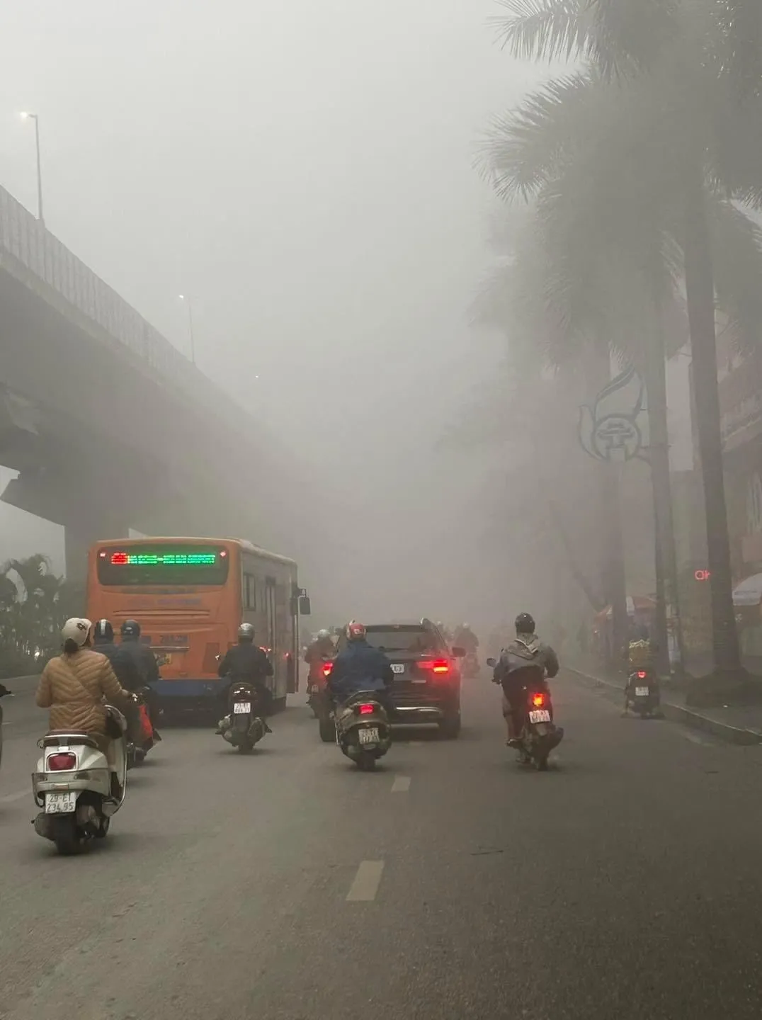 Hình ảnh sương mù do ô nhiễm ở Hà Nội
